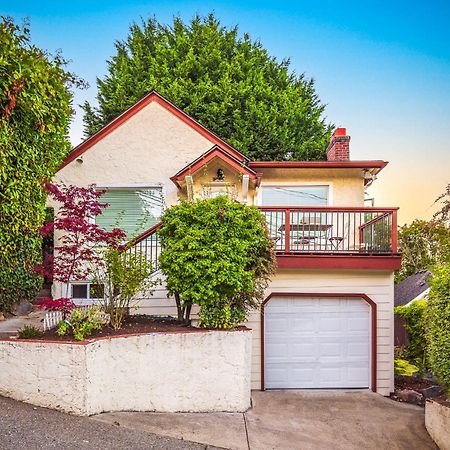 Sunrise On Lake Washington Villa Seattle Exterior photo